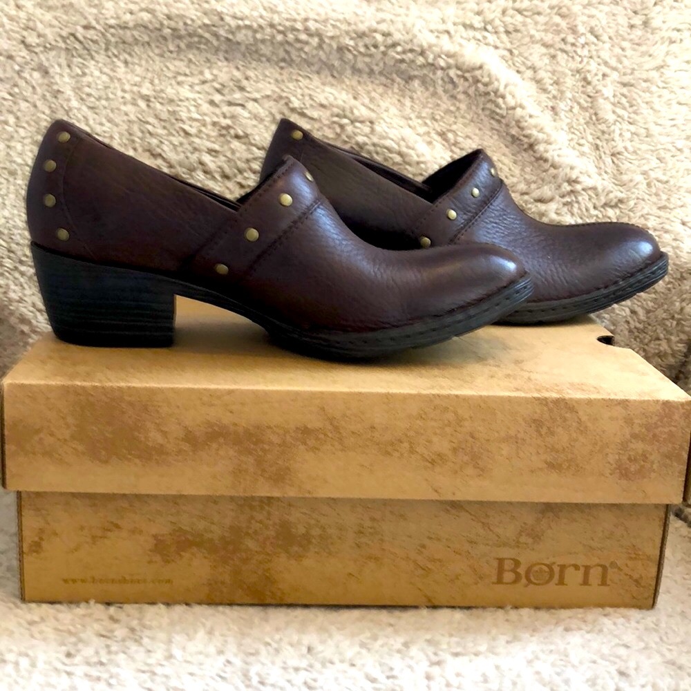 NWT. Born Leather mules